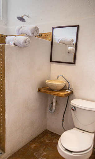Bathroom 4, Hotel Manava, Dist. Pochutla