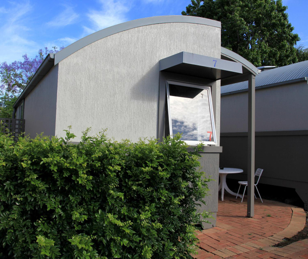 Exterior 8