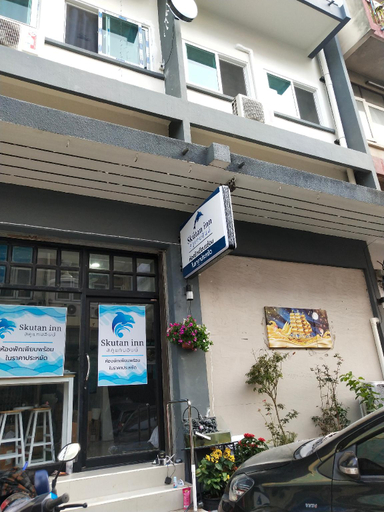 Skutan inn, Phra Khanong