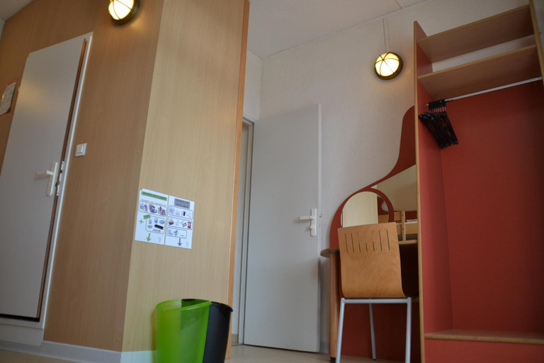 Others 3, Auberge de Jeunesse, Charente-Maritime