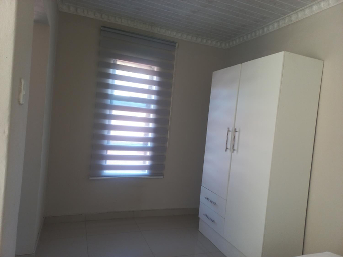 Others 4, Achimer guesthouse, Fezile Dabi