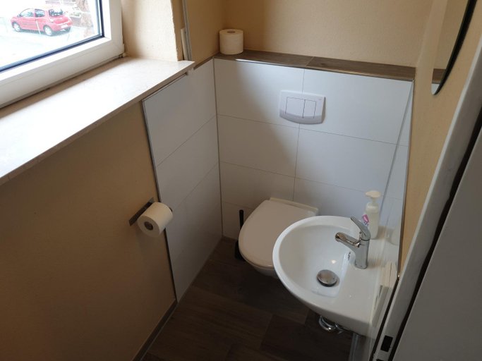 Bedroom 2, Generous Apartment with own parking Space, Paderborn
