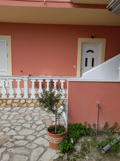 Others 3, Angelos aparts, Ionian Islands