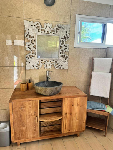 Others 3, Rangiroa Cottage