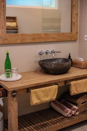 Bathroom 14