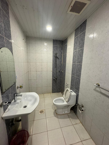 Bathroom 5, Al Thanaa Al Raqi Serviced Apartments, Jeddah