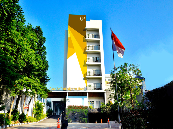 Exterior & Views 14
