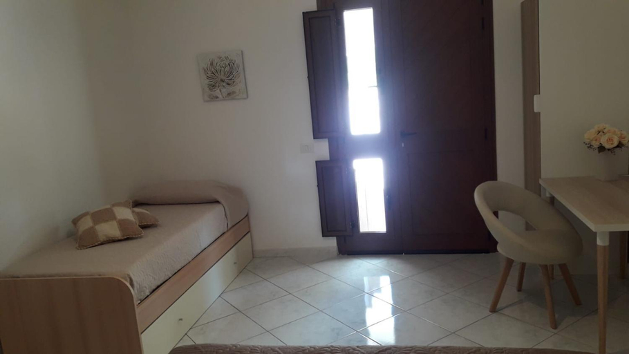 Others 4, B & B 2 eRRe, Salerno
