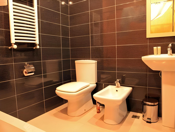 Bathroom 2, Apart Hotel GH, Tbilisi