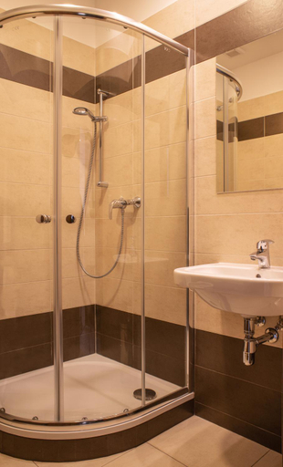Bathroom 2, Beseda Accomodation, České Budějovice