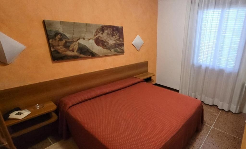 Bedroom 3, HOTEL PARADISO, Bologna