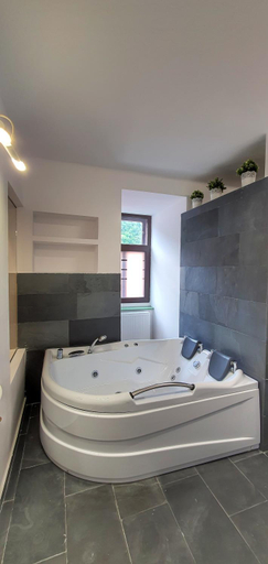 Others 3, Casa Crown, Brasov