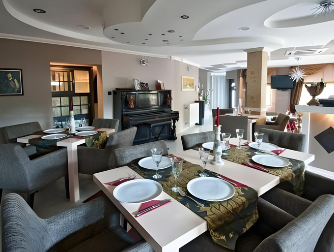 Food & Drinks 3, Bizant Boutique, Bacau