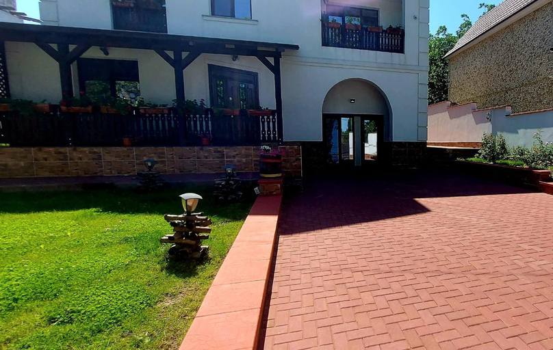 Others 5, Merlot Apartment