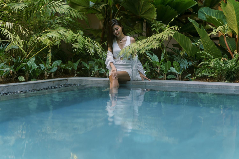 Sport & Beauty 2, Piece Lio Resort from Japan, El Nido