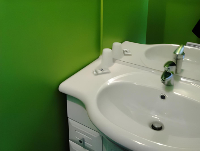 Bathroom 5, Résidence Henri IV, Loire-Atlantique