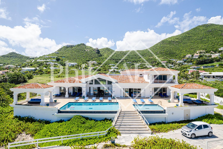 3, 10 bed-rooms luxury BEACH VILLA