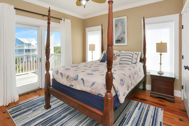 Bedroom 1, Moonstruck, Gulf