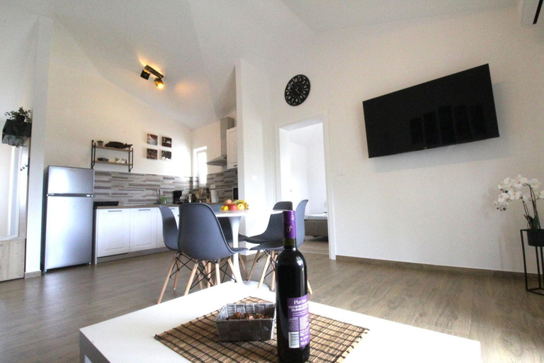 Others 5, Villa MARES, Umag