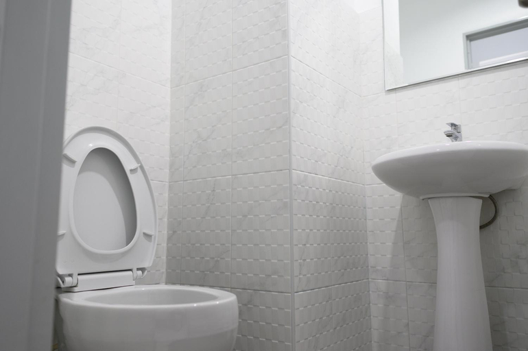 Bathroom 7