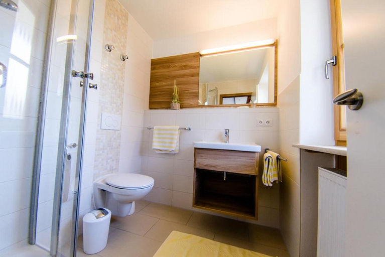 Bathroom, Haus Maria, Passau