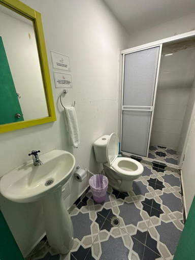 Bathroom 2, Hotel CastilloMar, Cartagena de Indias
