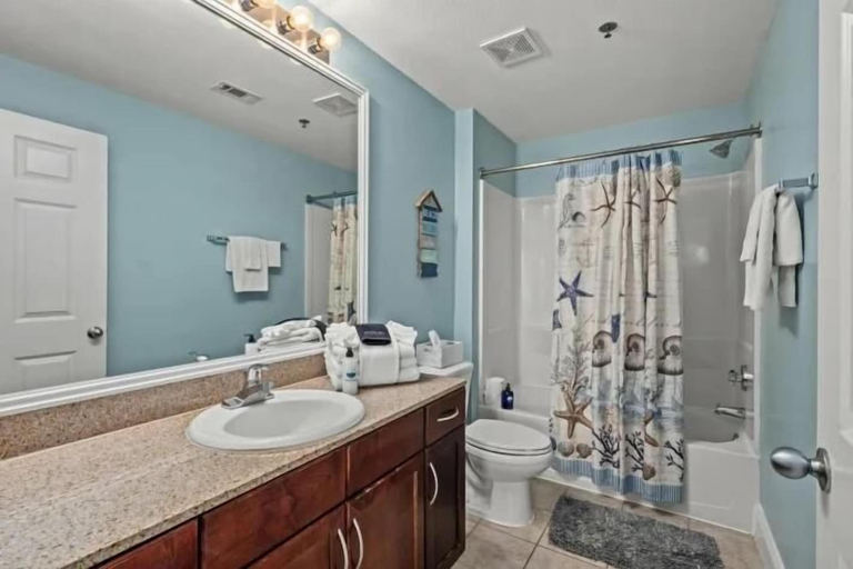 Bathroom 3, Laketown Wharf 402, Bay
