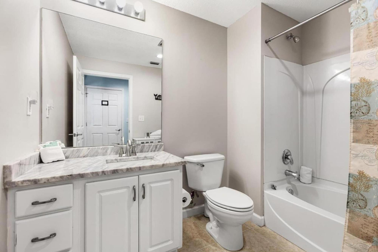 Bathroom 4, Sterling Reef 904, Bay