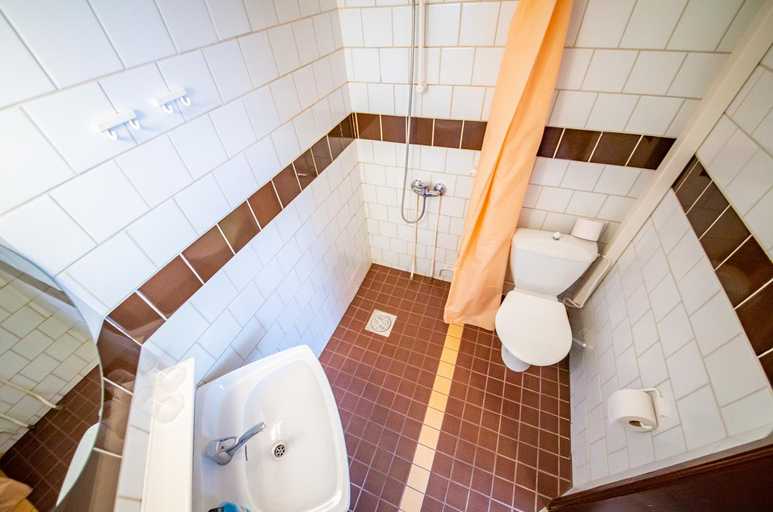 Bathroom 6