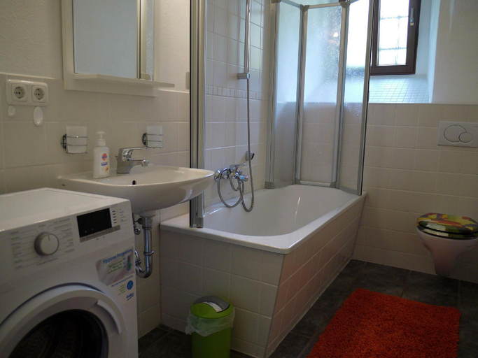 Bathroom 2, Ferienwohnung im Pfarrhaus Maxen, Sächsische Schweiz-Osterzgebirge