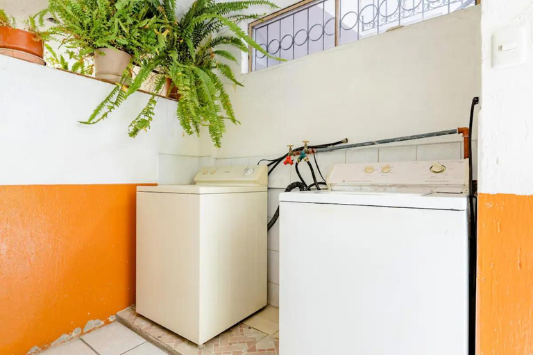 Others 5, Habitacion con bano privado, Quito