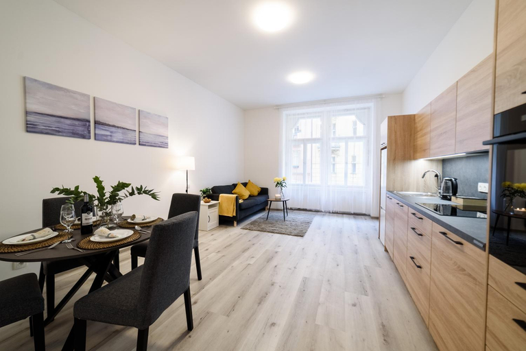 Others 5, New apartments near Dancing house, Praha 5