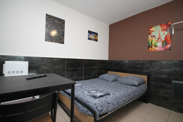 Others 5, 07 - Chambre proche Paris et Transports avec TV WIFI, Seine-Saint-Denis