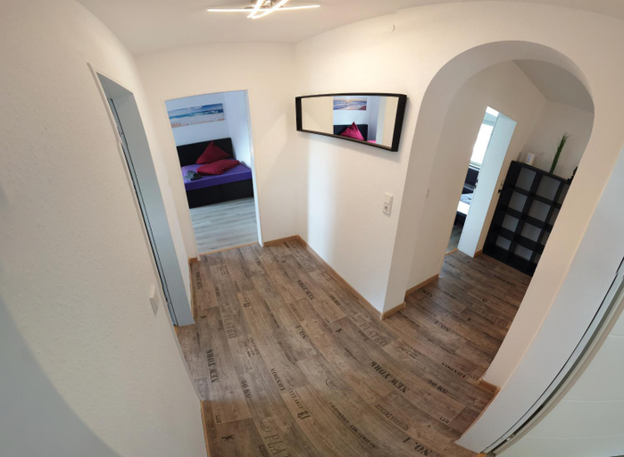 Others 3, Generous Apartment with own parking Space, Paderborn