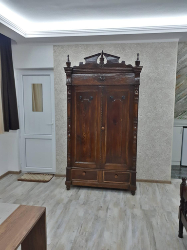 Others 4, Tormak Guest House