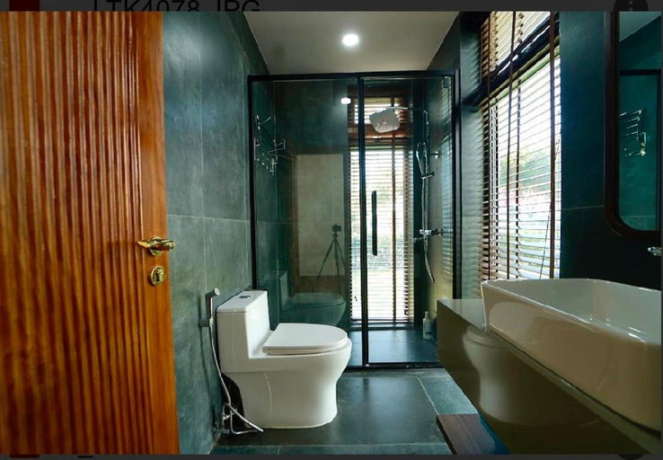 Bathroom 15