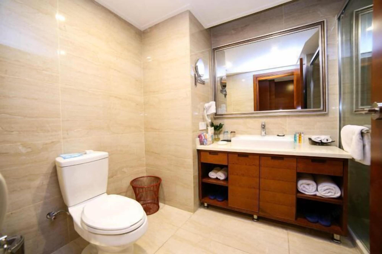 Bathroom 4, Ramada Encore by Wyndham Jingzhou Shashi, Jingzhou