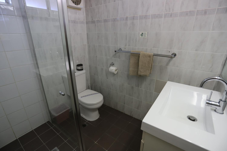 Bathroom 7