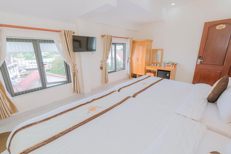 Bedroom 13