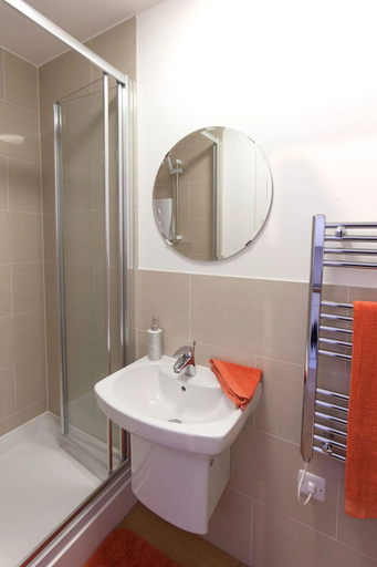 Bathroom 3, Upperton Road Studios in Leicester, Leicester