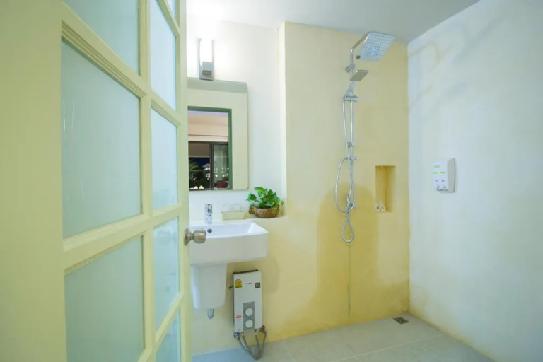 Bathroom 4, IP Plus Resort - Chanthaburi, Muang Chanthaburi