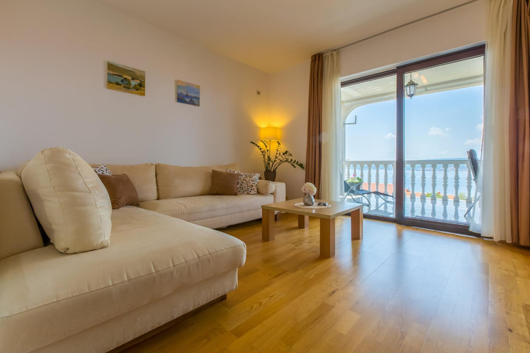 Others 4, AMILA, Crikvenica