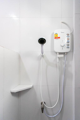 Bathroom 4, Vawa Guesthouse, Muang Kanchanaburi