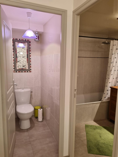 Bathroom 3, Au Vieux Sechoir, Lot