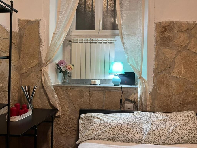 Bedroom 2, Poma, Rome
