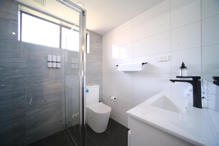 Bathroom 11