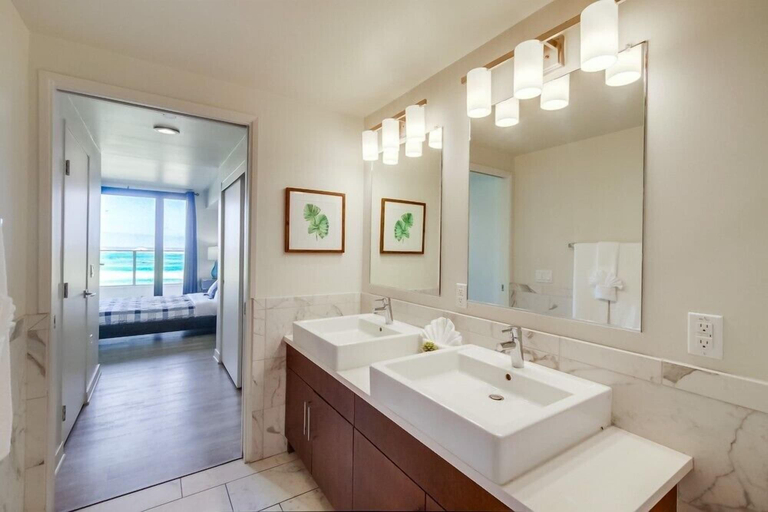 Bathroom 3, Ocean Park 03, San Diego