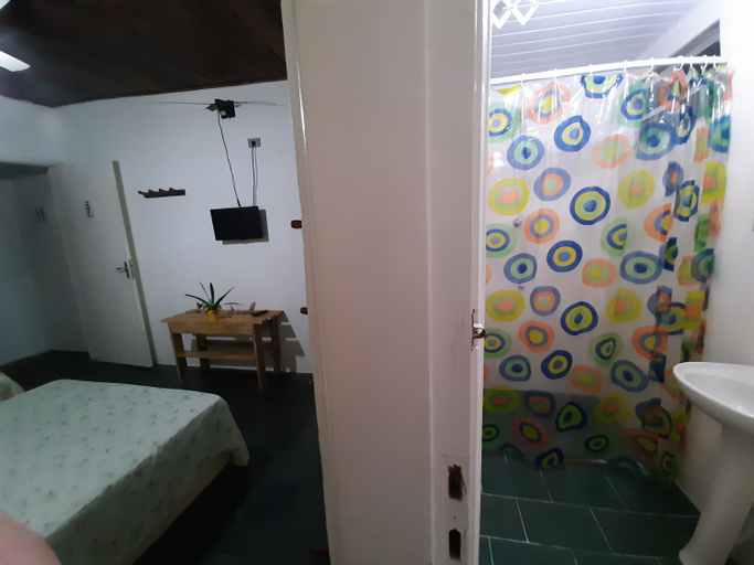 Bathroom, PousadaRecanto684Guaruja, Guarujá