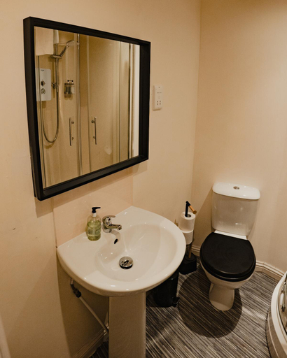 Bathroom 3, Royal Chambers, Glasgow