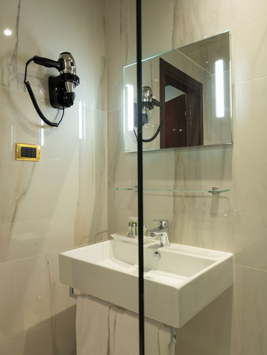Bathroom 4, c-hotels Concorde, Milano